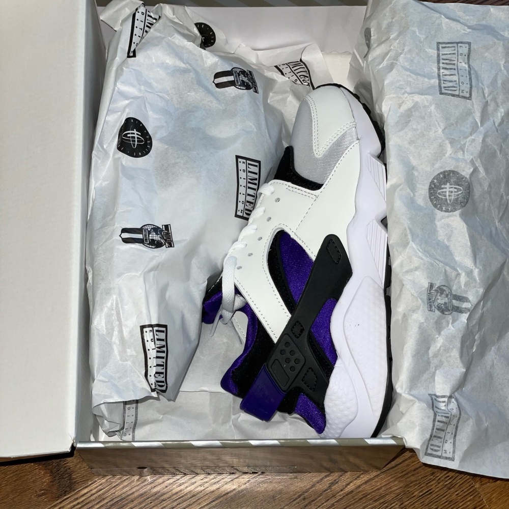W NIKE AIR HUARACHE OG “PURPLE PUNCH” - Picture 6 of 8